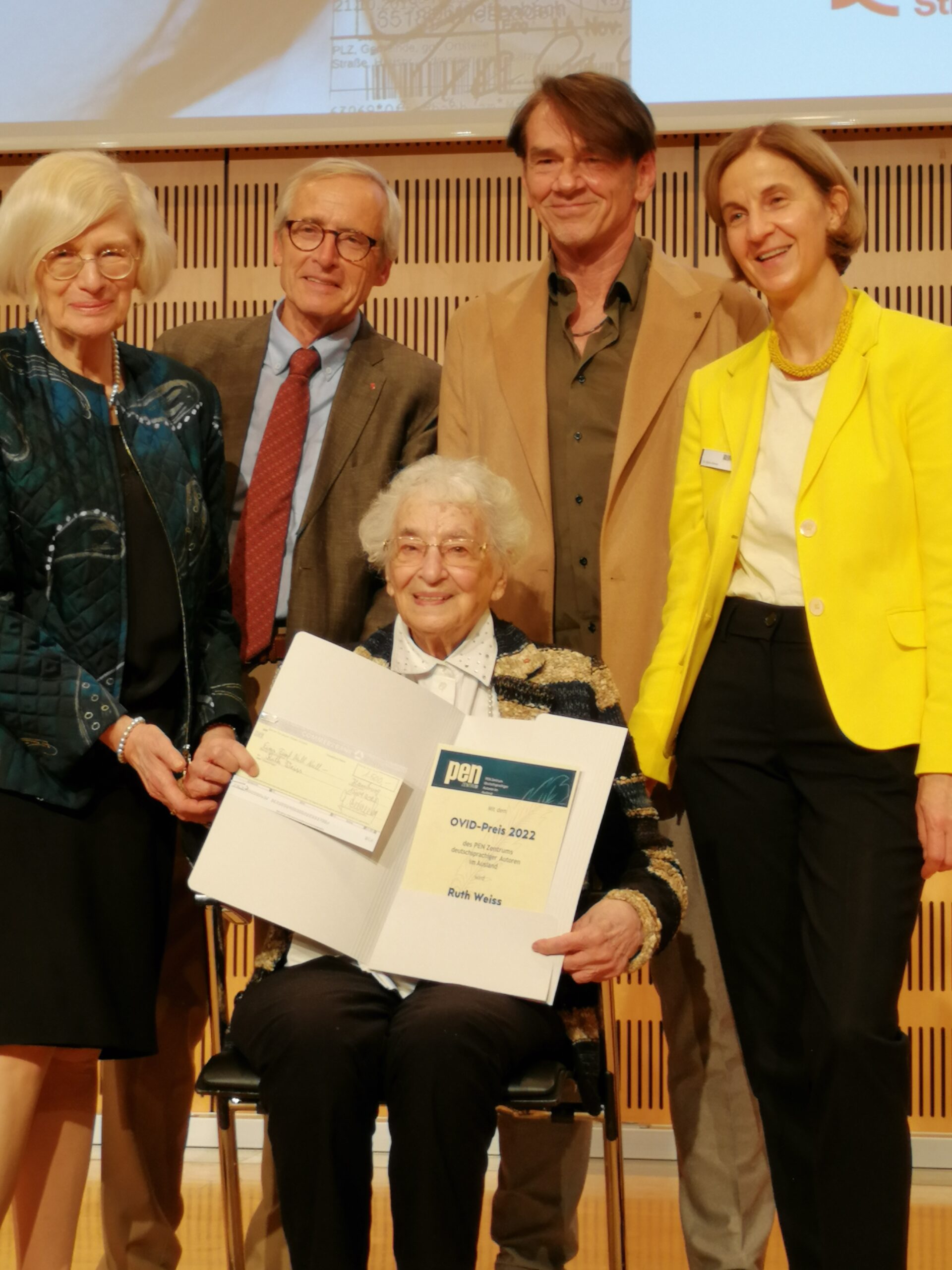 Read more about the article PEN überreicht den OVID Preis 2022 an Ruth Weiss – Deutsche Nationalbibliothek am 15.Sept. 2022