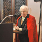 Ruth Weiss erhält Bundesverdienstkreuz für ihr Lebenswerk gegen Rassismus und Antisemitismus
