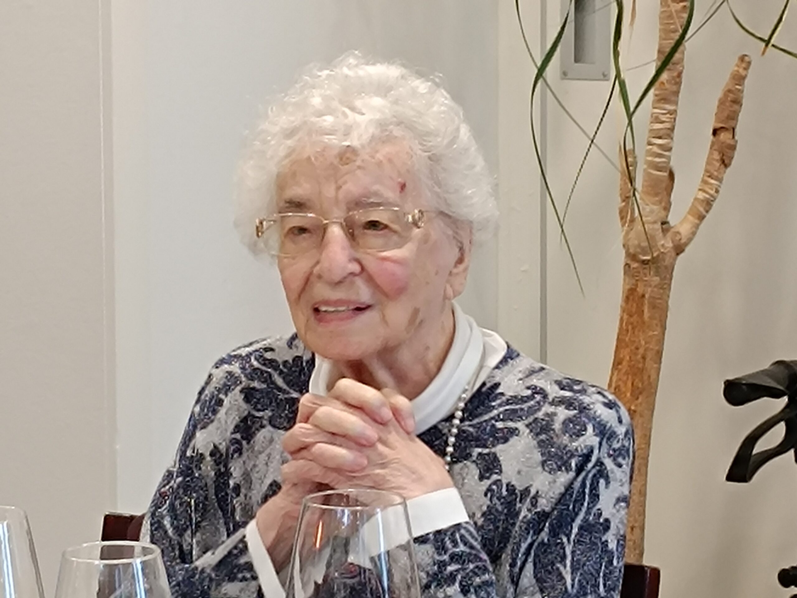 Read more about the article Dankbarkeit für die Lebensenergie – Ruth Weiss über ihren 99sten Geburtstag