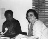 Ruth Weiss mit Sally Mugabe 1982 (Photo: RWG) Ruth Weiss mit Sally Mugabe 1982 (Photo: RWG)